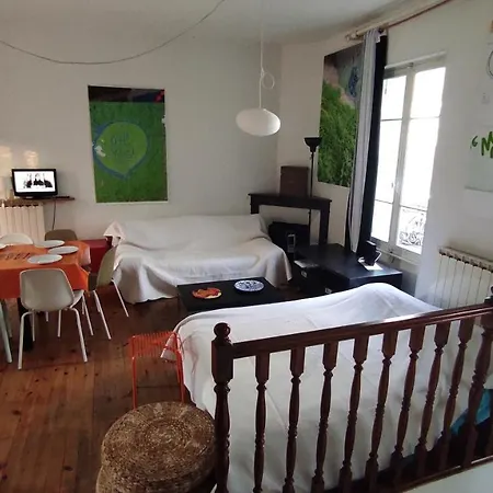 Holiday home Grande Maison Ancienne Simple Et Spacieuse.