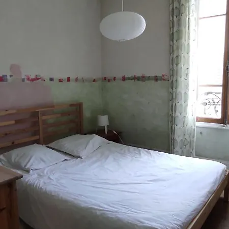 Holiday home Grande Maison Ancienne Simple Et Spacieuse.